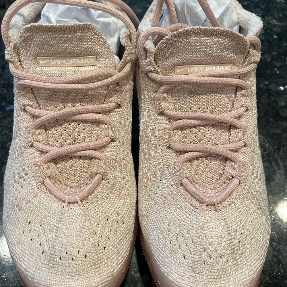 Nike Women's VaporMax Flyknit - Light Pink